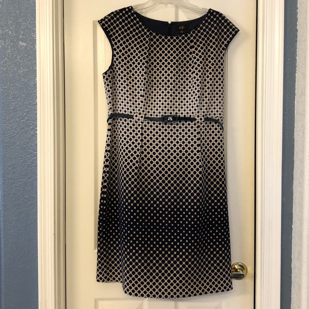 Blue and cream ombré dot belted dress